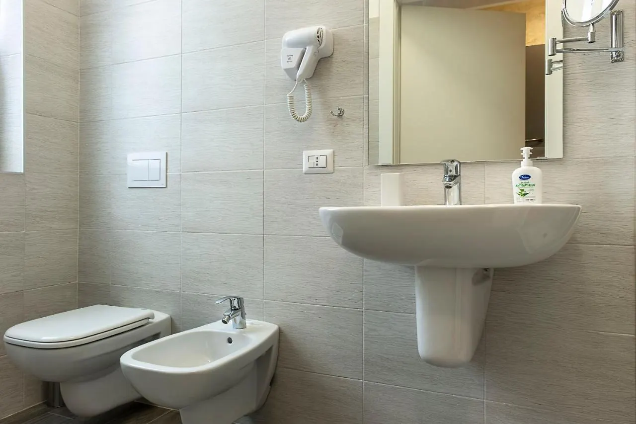 Leader Apartment 2 - Monzino - Hockey Msg Arena - Linate - Милан