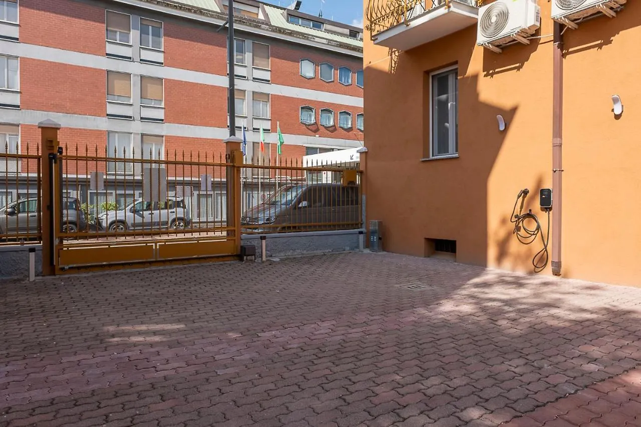 Leader Apartment 2 - Monzino - Hockey Msg Arena - Linate - Милан Италия